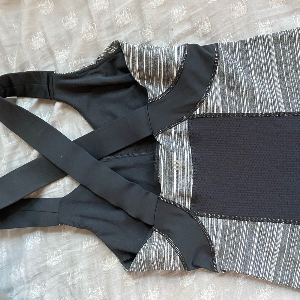 Lululemon Built-In Bra Workout Top